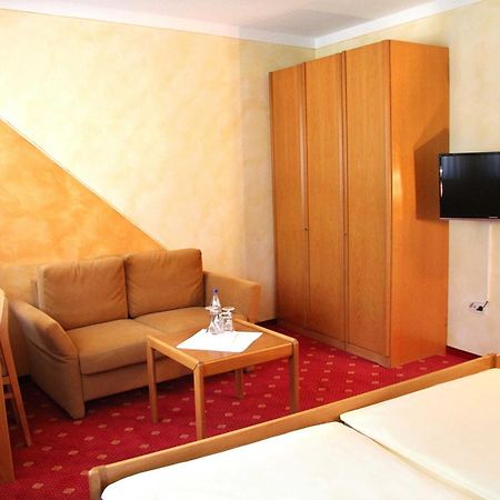 Hotel-Garni Goldener Schwan Bad Windsheim Esterno foto