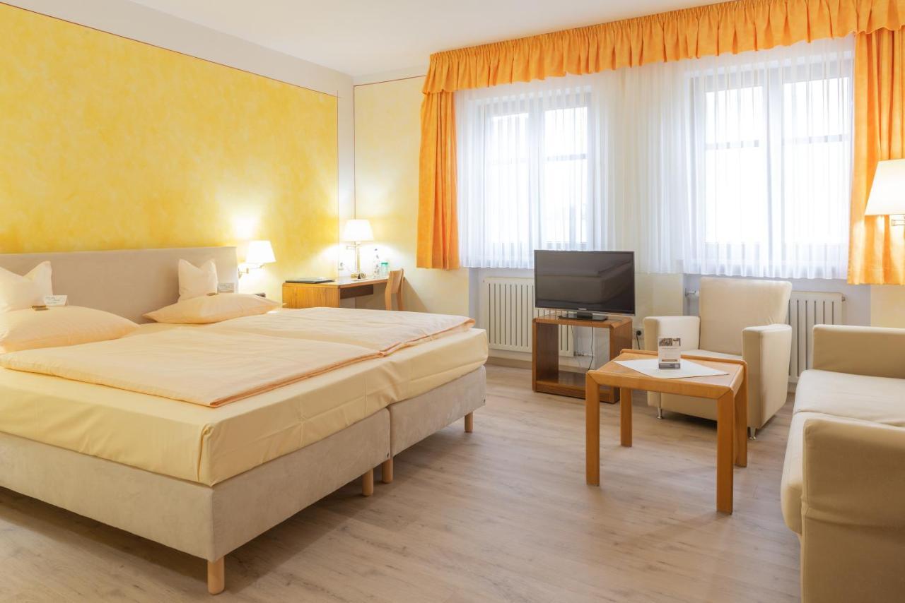 Hotel-Garni Goldener Schwan Bad Windsheim Esterno foto