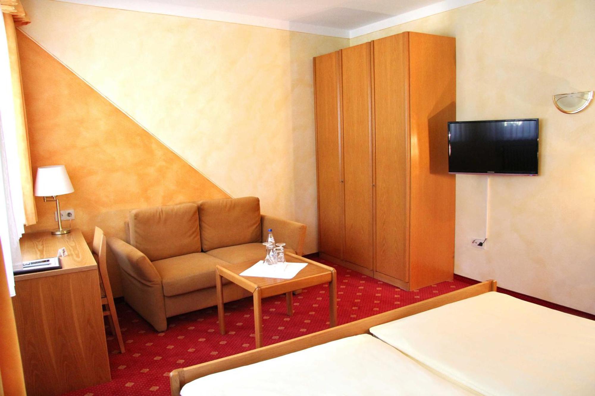 Hotel-Garni Goldener Schwan Bad Windsheim Esterno foto