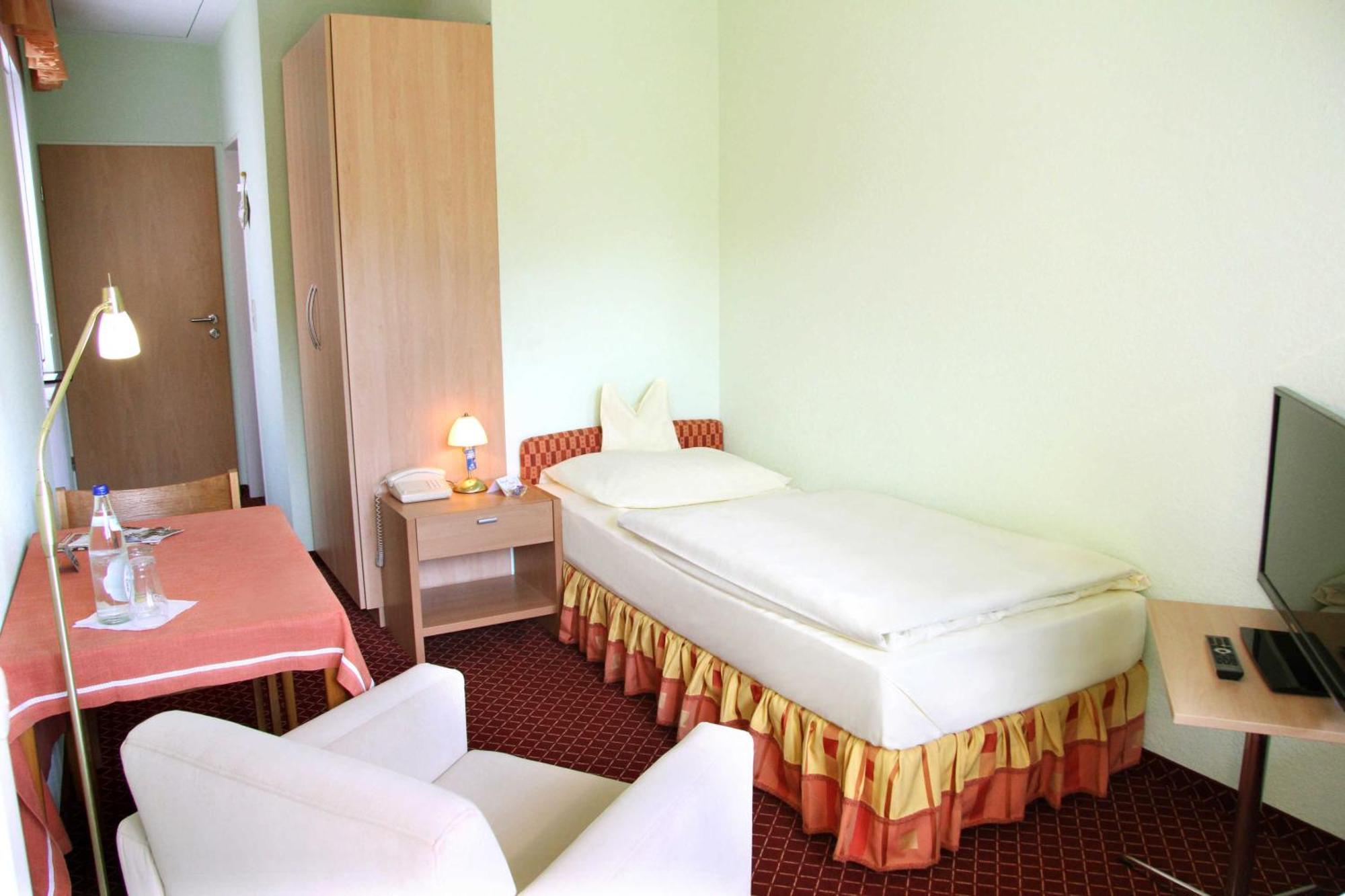 Hotel-Garni Goldener Schwan Bad Windsheim Esterno foto